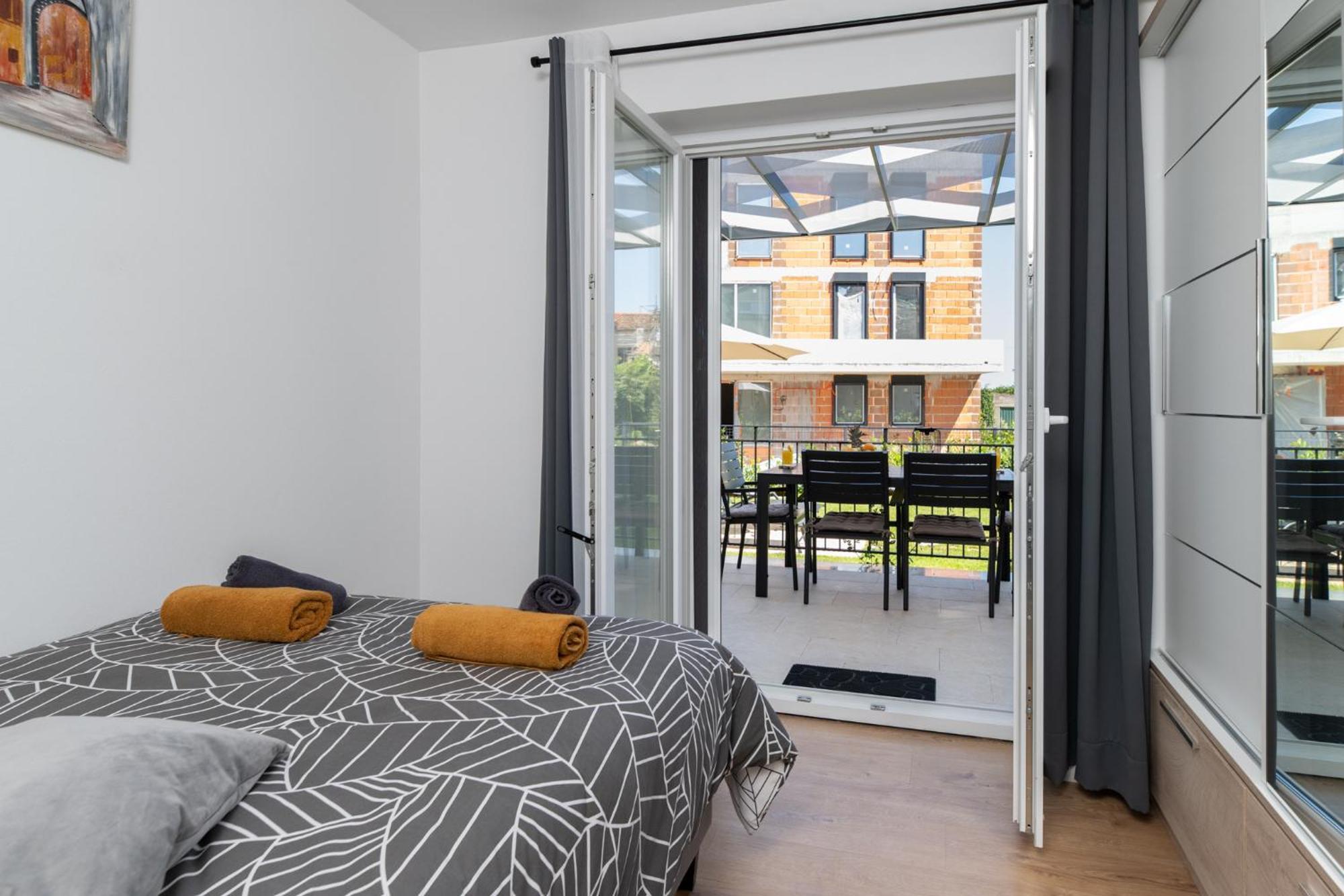 Apartament Lotta With Garden